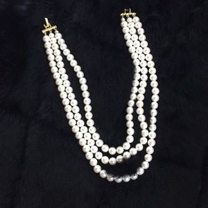 Vintage 3-strand Pearl Necklace